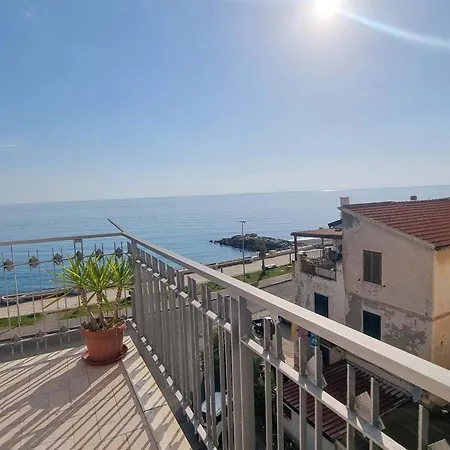 Casamarecetraro *